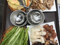 -蘑统田下·野生菌火锅