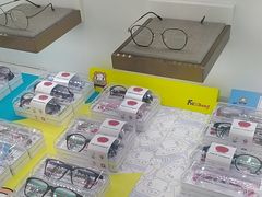 -翰佐蔡司小乐圆·依视路星趣控·暴龙眼镜折扣店