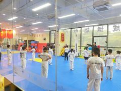 -健成运动中心·体适能跆拳道少儿格斗体考跳绳