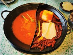 番茄鸳鸯锅-鸿姐老火锅(疁城新天地店)