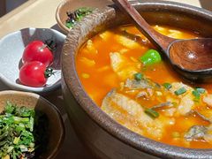 苗家酸汤鱼-山石榴·贵州菜(丰盛里店)