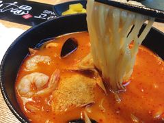 辣海鲜面-古来思鱼饼