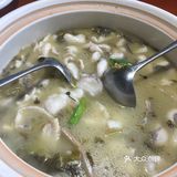 一家三口吃足够了！一盆酸菜鱼，还配了粉条酸萝卜！