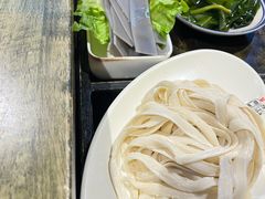 -宽板凳老灶火锅(台湾街店)