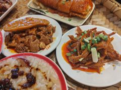 -爆炸头阿姨小四川正宗川味小吃(无任何分店)