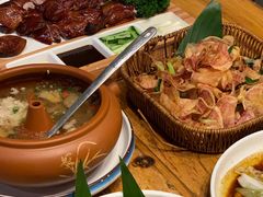 -老滇山寨•云南特色菜•地方菜•民族风情歌舞表演(金碧店)