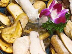 -一朵菌·野生菌探索家火锅(南亚店)