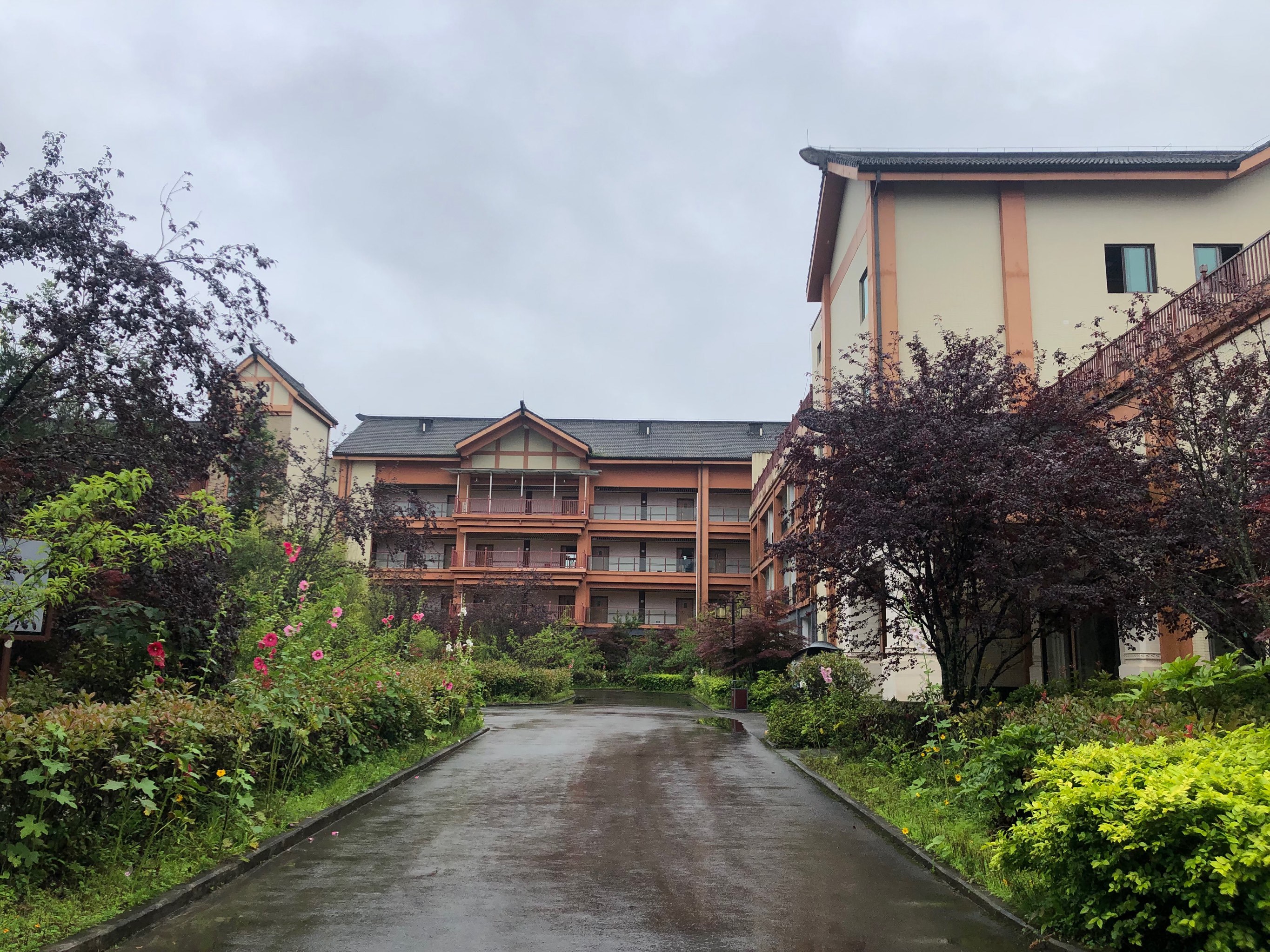 第一次来黄水!真的好凉快,下雨的话穿两件