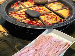 -渝嘴小老弟老火锅(华新村店)
