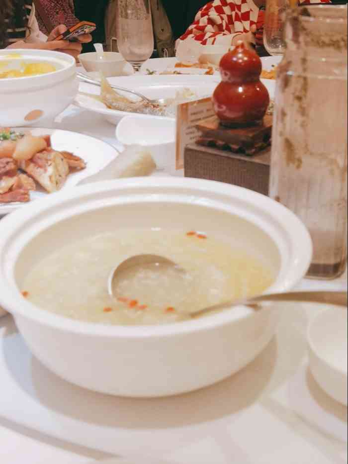 宝燕壹号海鲜餐厅(虹口店)-"不错,现在有天天半价,加上代金券很超值!