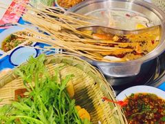 -马路边边麻辣烫串串火锅(体育西路店)