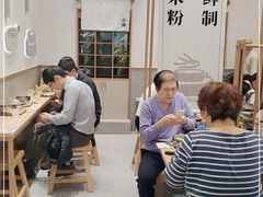 等位区-小满手工粉(北京来福士店)