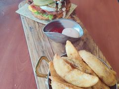 双蛋指椒牛肉汉堡-魏斯理汉堡(西安沣东吾悦店)