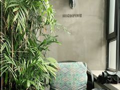 -HIGH FIVE哈福手工汉堡(桂林路店)