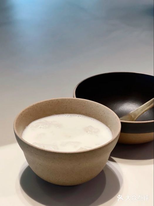 胡麻(静安嘉里店)奶白酒图片