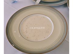 奶油松茸蘑菇汤-莫斯科餐厅