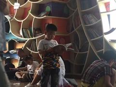 -钟书阁(松江泰晤士小镇店)