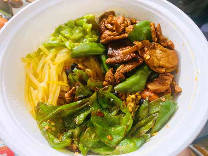 擂初味擂椒拌饭-"点的辣椒炒肉盖饭,辣椒辣度可以接受,就是.