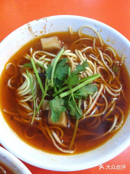佑佑面红烧牛肉面图片