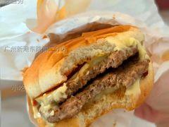 浓浓高达芝士双层吉士堡-麦当劳(广州新港东路第二分店)