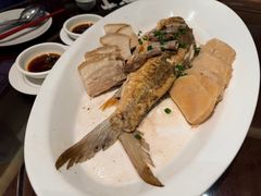 粉葛鲮鱼煲猪踭汤-果然居酒家 · 顺德园林私房菜