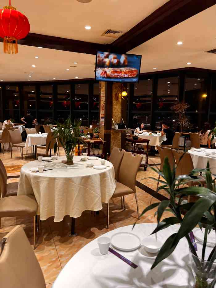 大海湾酒楼(人南店)-"很久没去过了,这次有亲戚去华西医院住院了.