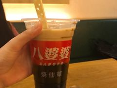 奶茶味燒仙草-八婆婆烧仙草(曾厝垵店)