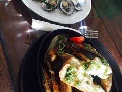 -12 Rocks Beach Bar Cafe