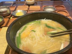 -银米·云南传统过桥米线(双廊黑金冠店)