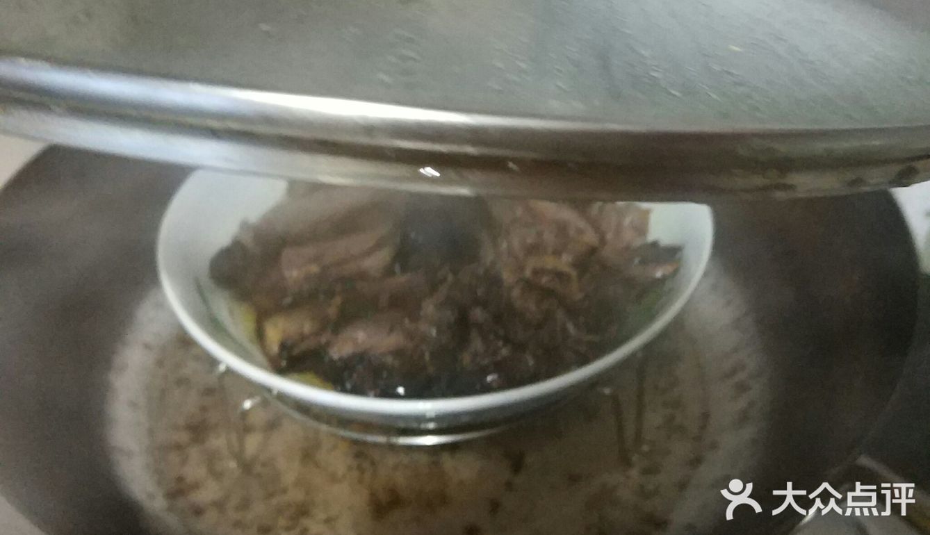 自制酱鸭，蒸起来味道最赞，只有香味没有其它