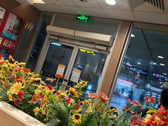 -麦当劳(轻轨曹杨路店)