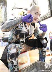 -鬼手纹身小鬼店