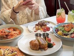 -芳草地西式融合餐厅(回龙窝店)