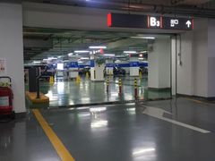 -北京财富中心-停车场