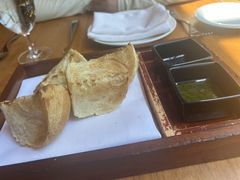 餐前面包配传统油醋汁和青酱-北辰洲际酒店·IT MAMA意式家味餐厅