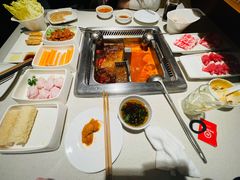 -海底捞火锅鲜切牛肉主题店(长寿路店)