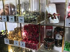 零售区-VENCHI 闻绮(上海佛罗伦萨小镇店)