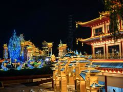 -淄博花灯齐彩城