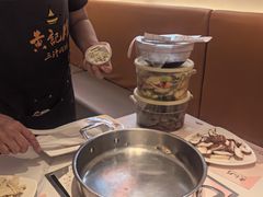 -黄记煌三汁焖锅(新佳丽江汉路店)