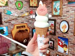 -LINE FRIENDS Garosu-gil Flagship Store