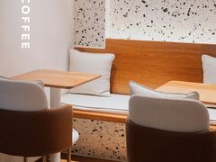 -Line 咖啡(石厦花园店)