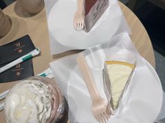 -星巴克臻选(南京金茂览秀城店)