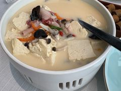 咸肉砂锅北豆腐-悦融·京鲁菜·露台花园(安定门店)