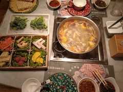 -尚尚仙·酸汤猪手·猪肚鸡火锅(华联万柳购物中心店)