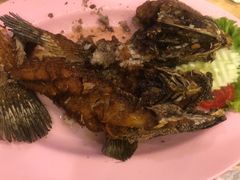 -J Daeng Seafood