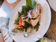 -Chom Cafe and Restaurant