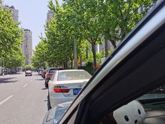 -凯德晶萃停车场