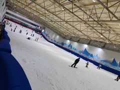 -乔波室内滑雪场