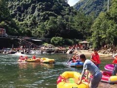 -安吉龙王山峡谷漂流