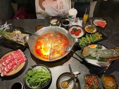 -湊湊火锅·茶憩(杭州湖滨银泰in77店)